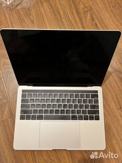 Macbook Pro 13 2016, i7, touch bar, 4Thunde3Port