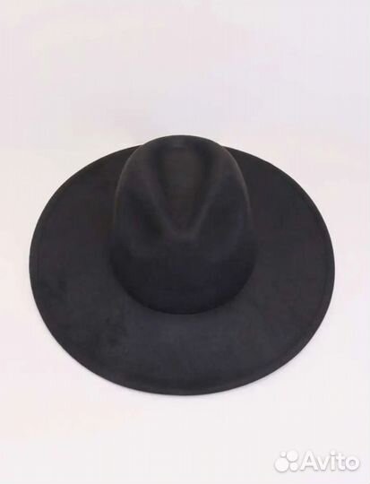 Шляпа Федора с широкими полями