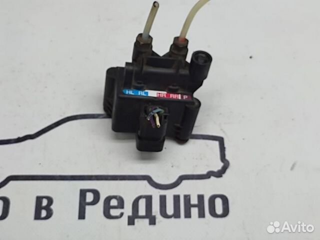 Блок клапанов пневмоподвески w251 R-class 272.9