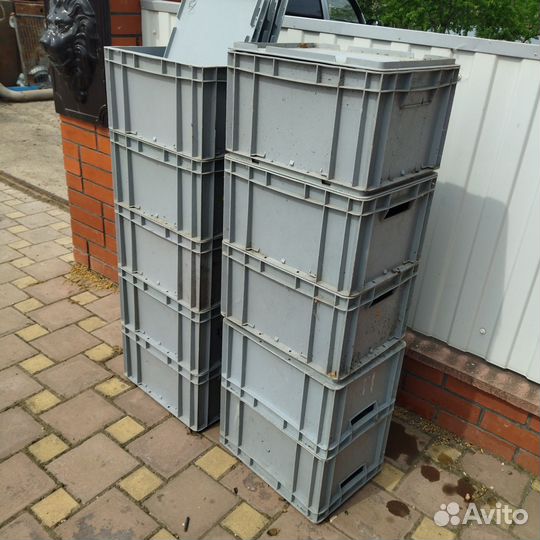 Пластиковые пищевые контейнеры с крышками