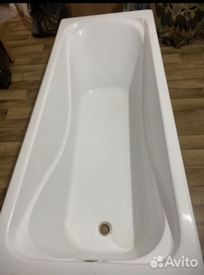 Ванна акриловая