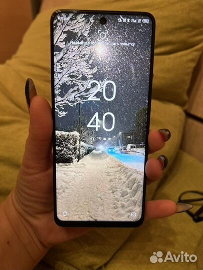 Продам телефон