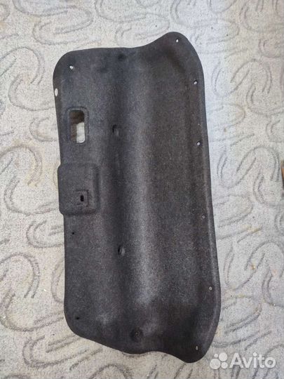 Обшивка крышки багажника на Мазда 6