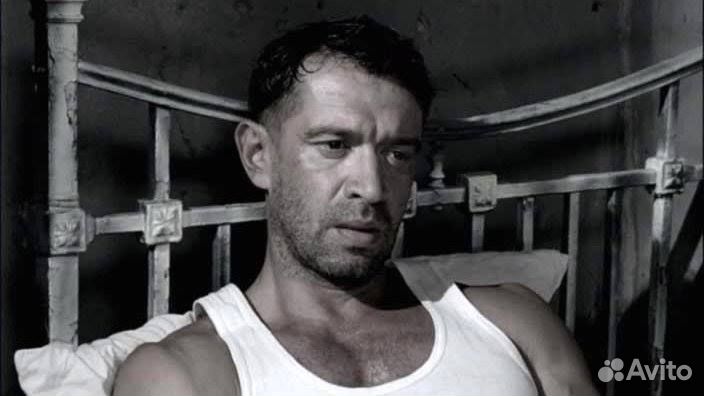 Антикварная кровать