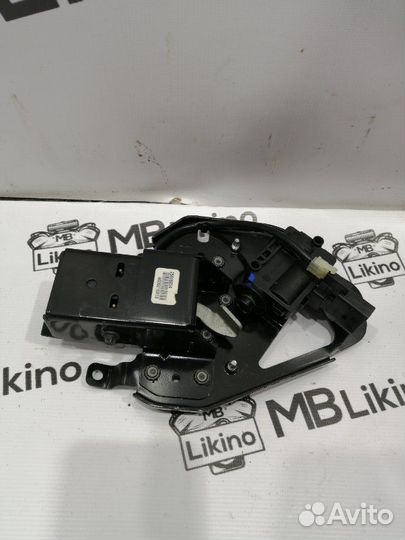 Замок стекла багажника Chevrolet Tahoe GMT900