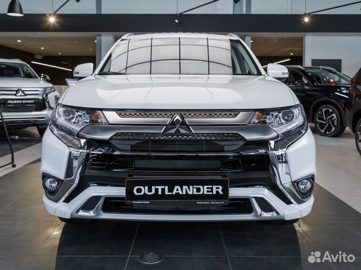 Mitsubishi Outlander 2.0 CVT, 2022