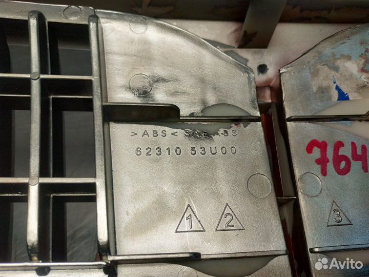 Решетка радиатора Nissan Maxima A32 VQ20DE