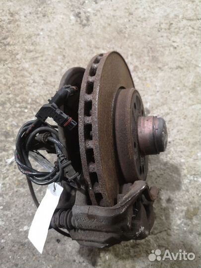 Ступица передняя правая Mercedes-Benz C-Class S203