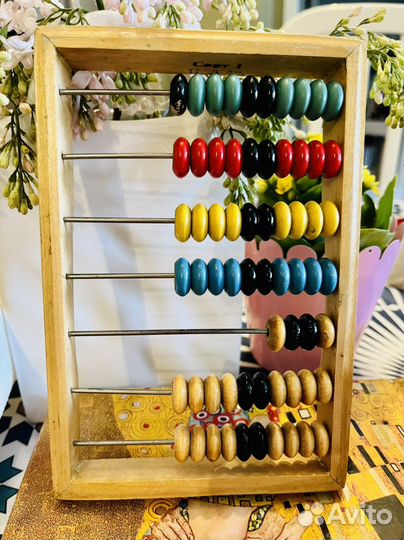 Игрушки СССР: кукла, счеты, целлулоид, заяц, еж