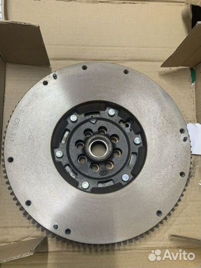 Двухмассовый маховик Nissan 123105X00A