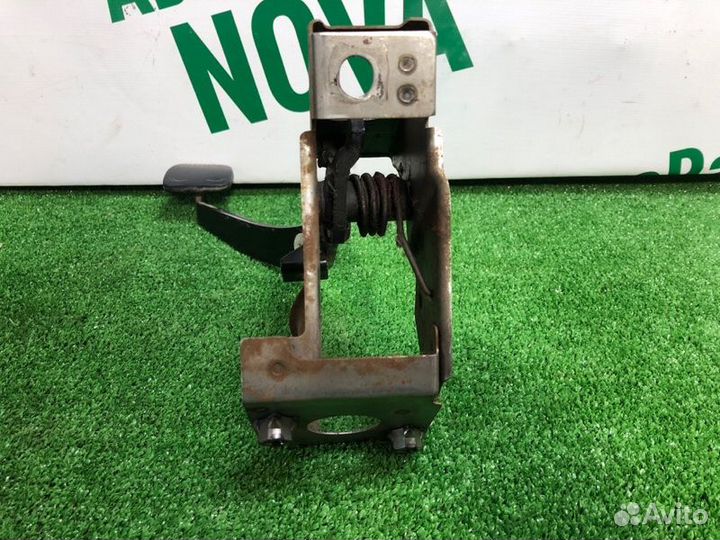 Педаль сцепления Nissan Almera N16 1.5 QG15 2005