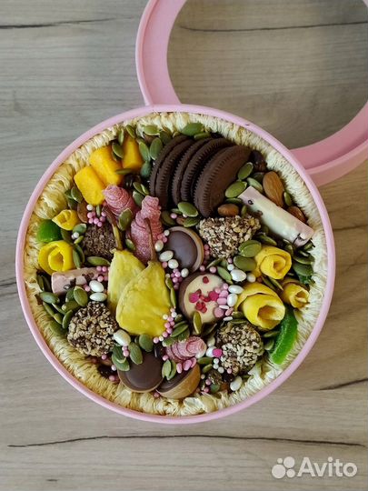 Съедобные букеты из сухофруктов и конфет