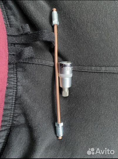 Тормозная трубка на задний суппорт passat b6