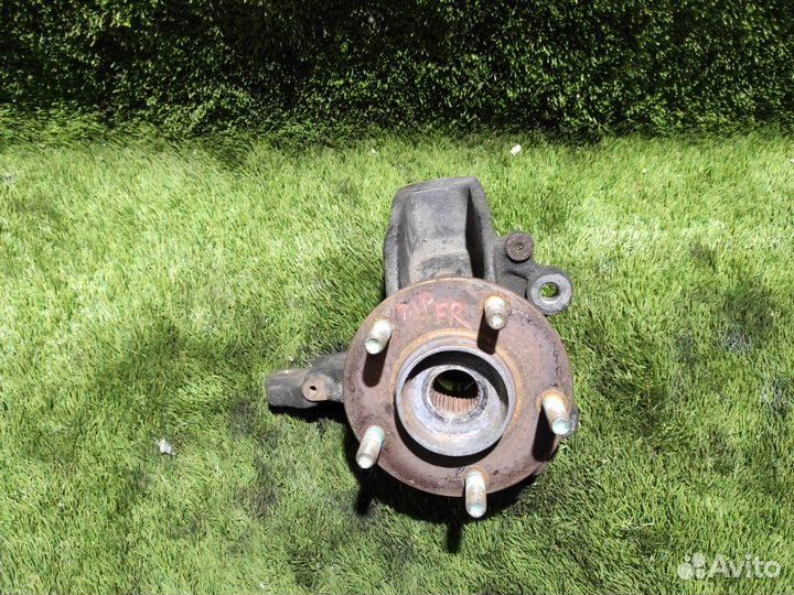 Ступица передняя правая Mazda 5 2010