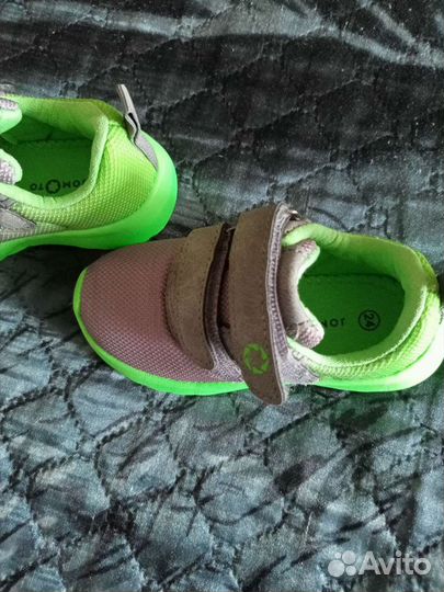 Кроссовки детские новые