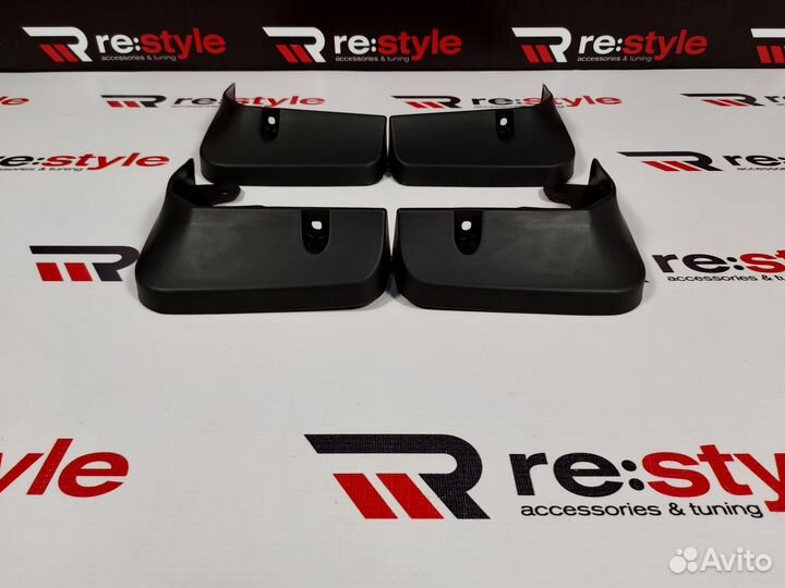 Брызговики Toyota Camry 55 2м 14-17г Черные