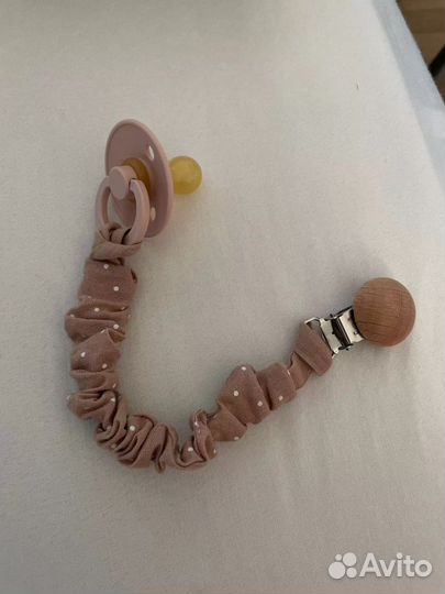 Зажим и контейнер для соски