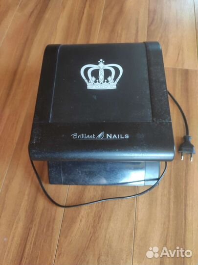 Лампа для сушки ногтей