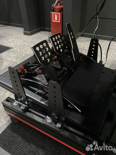 Кокпит для симрейсинга fanatec