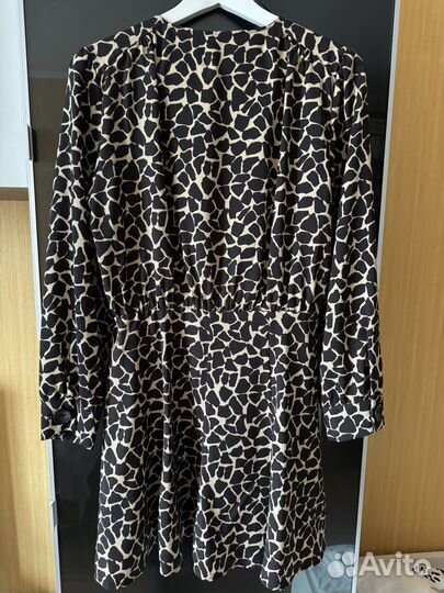 Платье Zara М принт жираф, на пуговицах
