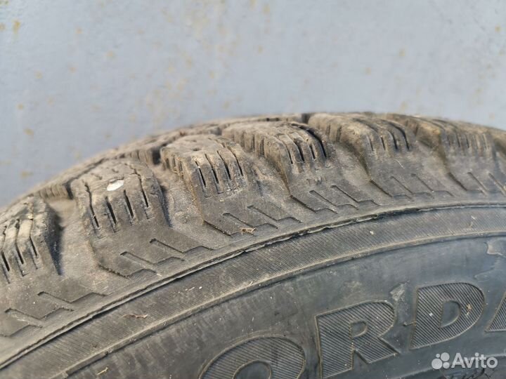 Nokian 215/65r16