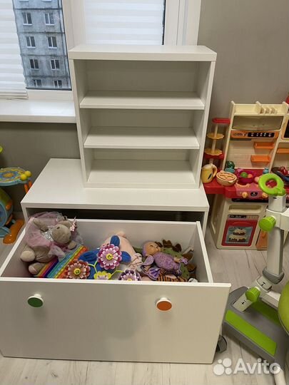 Ящик для хранения IKEA и настенная полка