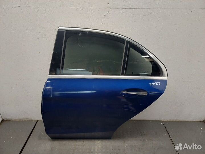 Стекло боковой двери Mercedes C W205, 2017