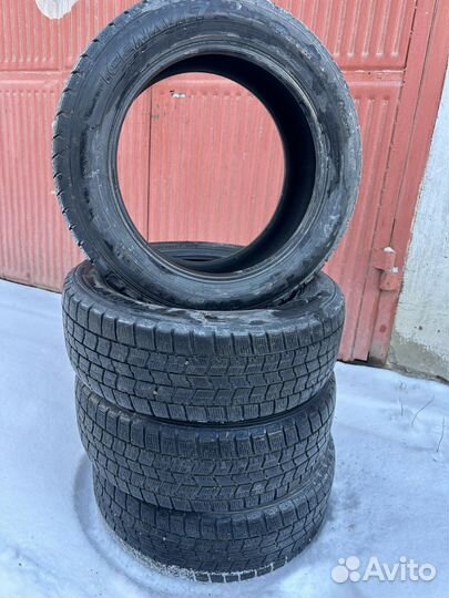 Goodyear Ice Navi SUV 215/55 R17 94Q