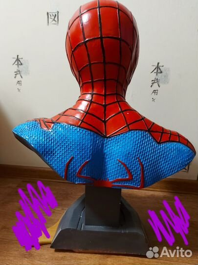 Статуэтка человека паука