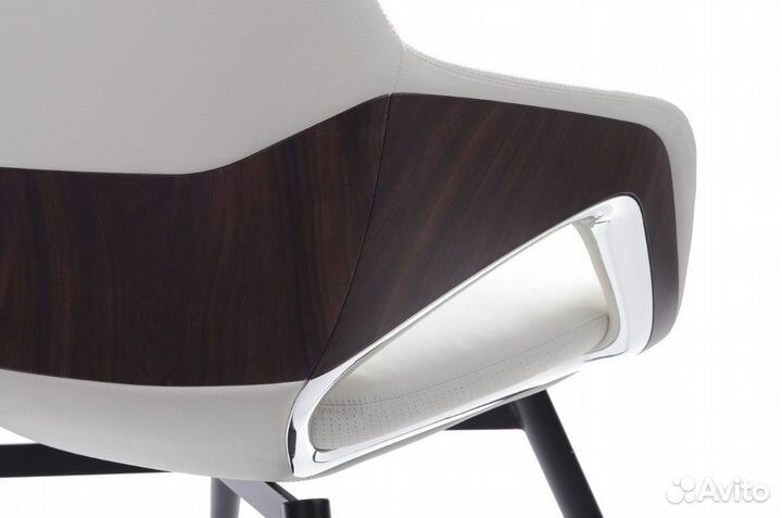 Конференц кресло. Натуральная кожа