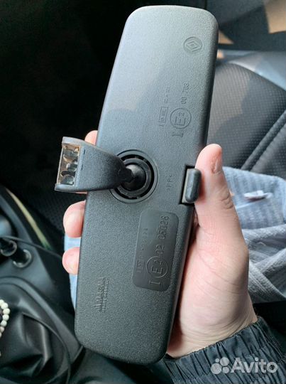 Зеркало заднего вида