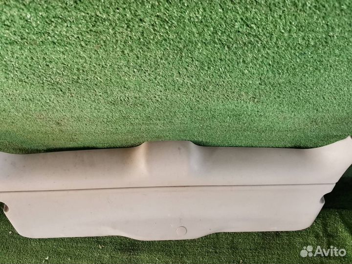 Обшивка двери багажника Chevrolet Trailblazer LL8