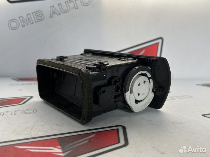 Дефлектор в торпедо левый Опель Астра Н