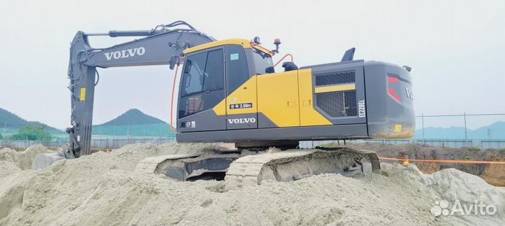 Гусеничный экскаватор Volvo EC220DL, 2022