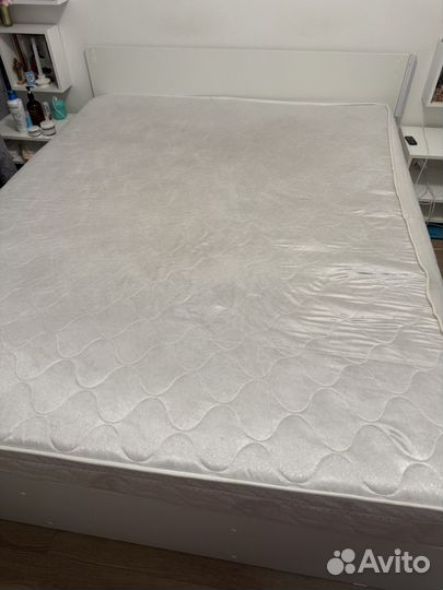 Кровать двухспальная с матрасом бу 160 200
