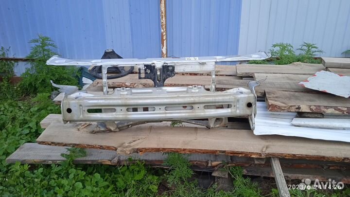 Телевизор,передние стаканы на ваз 2110-2112