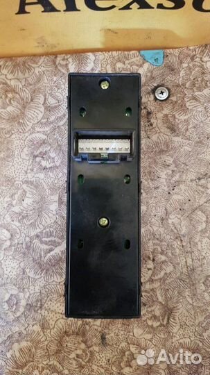 Блок стеклоподъемников Hyundai Solaris 1.4 2012