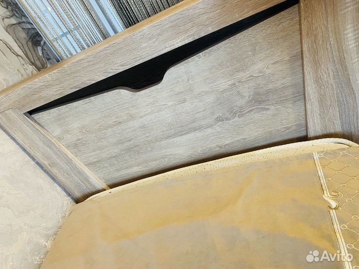 Кровать односпальная с матрасом бу