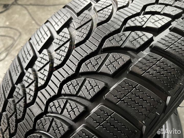 Bridgestone Blizzak LM-32 225/40 R18