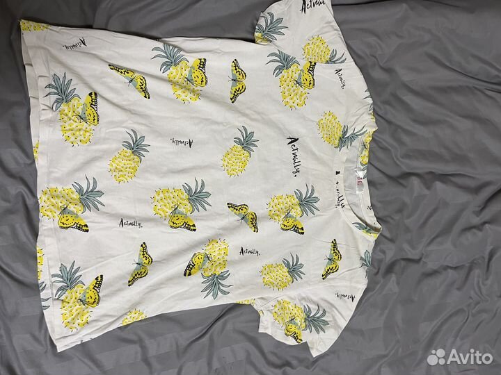 Футболка с ананасами