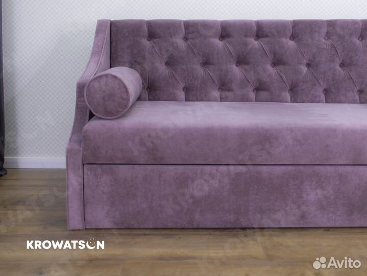 Кровать для ребенка в каретной стяжке