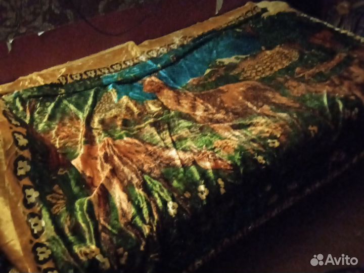 Коврик плюшевый и шторы плюш времен СССР