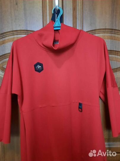 Красное платье