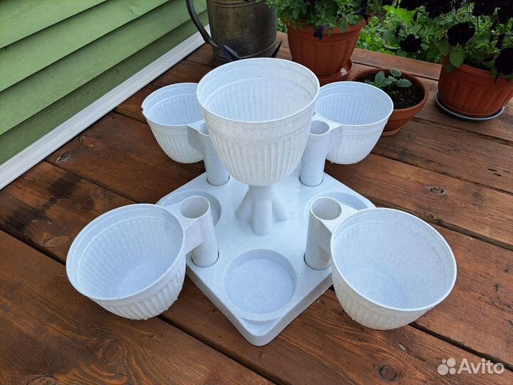 Кашпо с подставкой для цветов