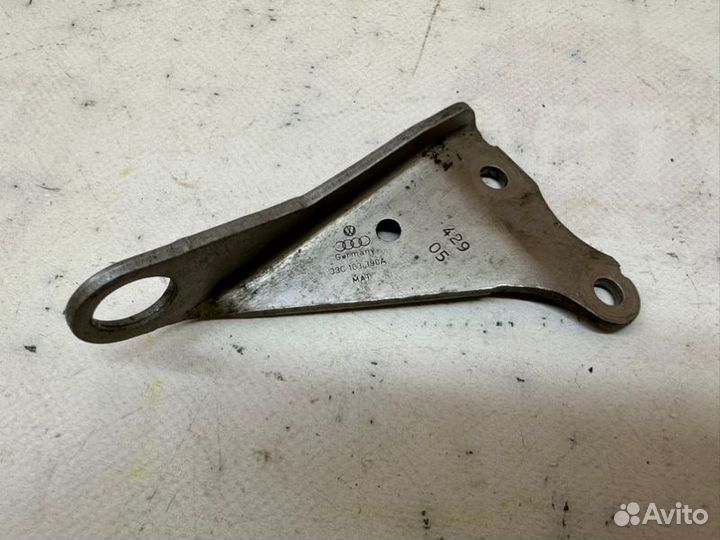 Кронштейн Volkswagen Jetta 162 caxa