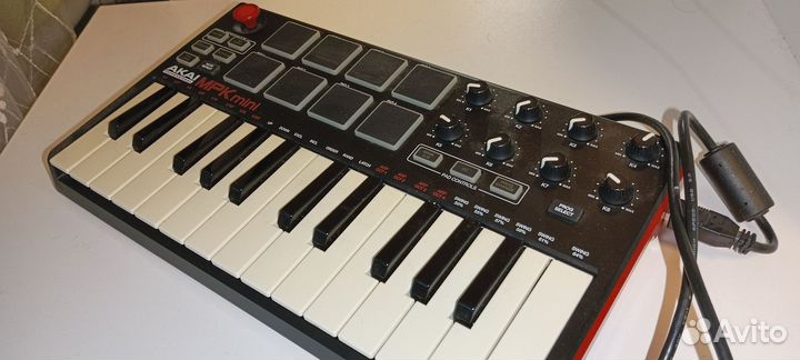 Мидиклавиатура Akai MPK Mini MK2