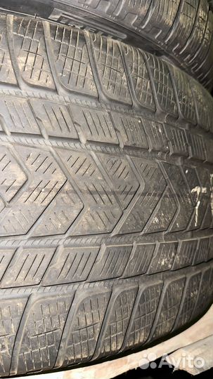 Pirelli Winter Sottozero 275/40 R21 и 305/40 R21 96H