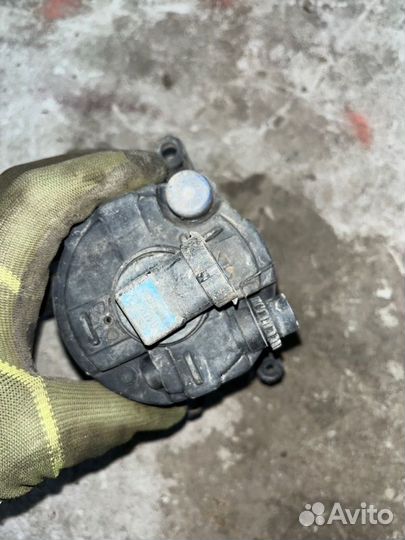 Фара противотуманная правая Toyota Corolla ZRE151