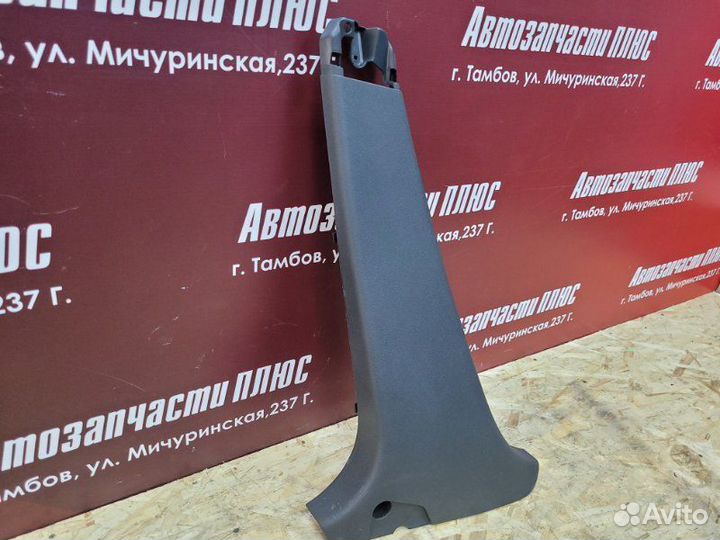 Обшивка средней стойки левая Renault Logan