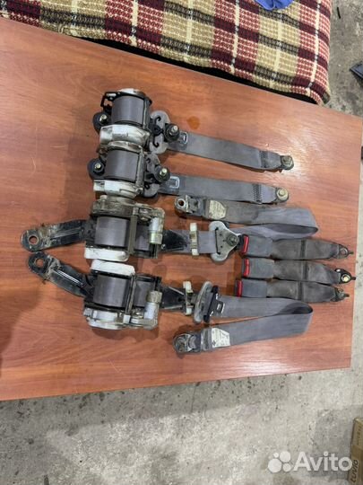 Комплект ремней безопасности Nissan Wingroad Y11